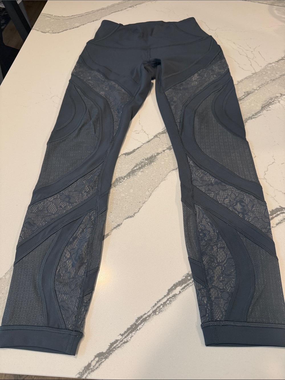 Lululemon Wunder Under High-Rise Tight 25” gray lace size 6